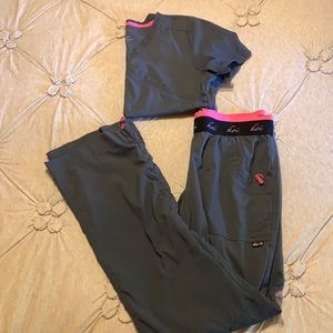 Koi lite scrub set